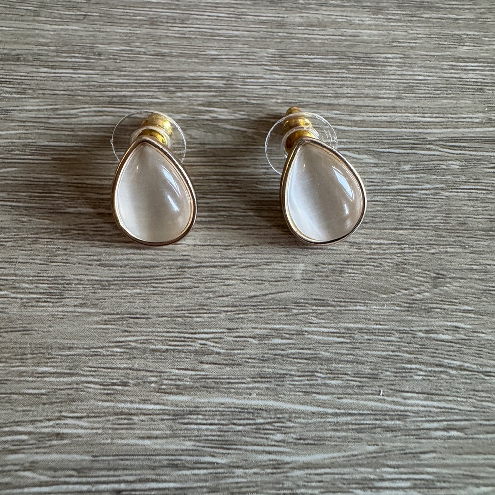Elegant Gold and Cream Teardrop Earrings